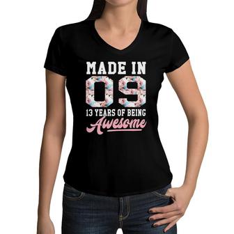 13 Years Old Girl Teens Gift For 13Th Birthday Born In 2009 Ver2 Women V-Neck T-Shirt | Mazezy