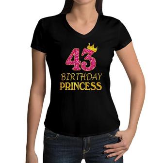 Crown 43Rd Birthday Princess Girl 43 Years Old Gifts Women V-Neck T-Shirt | Mazezy