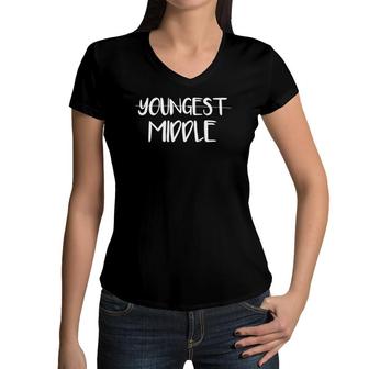 Kids Pregnancy Announcement - Oldest Middle Youngest Women V-Neck T-Shirt | Mazezy