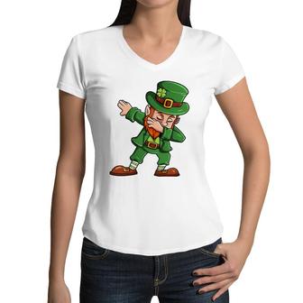 St Patrick's Day Dabbing Leprechaun Irish Boys Girls Kids Dab Women V-Neck T-Shirt | Mazezy