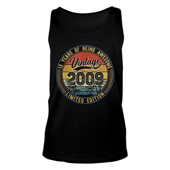Born In 2009 13Th Birthday Decorations Vintage 13 Years Old Tank Top | Mazezy