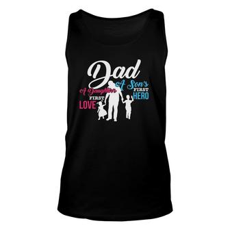Mens Dad A Son's First Hero A Daughter's First Love Gift Unisex Tank Top | Mazezy DE