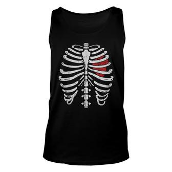 Skeleton Rib Cage Xray Halloween Heart Showing Black Outline Tank Top | Mazezy