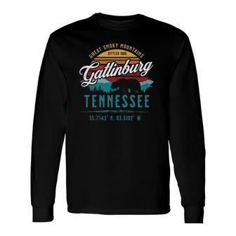 Gatlinburg Tennessee Great Smoky Mountains Bear Retro Long Sleeve T-Shirt T-Shirt | Mazezy