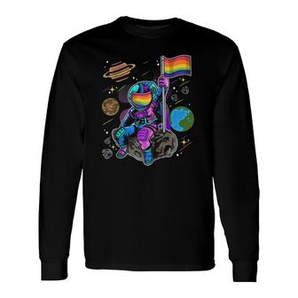Lgbt Astronaut With Rainbow Pride Flag Sitting On The Moon Raglan Baseball Tee Long Sleeve T-Shirt T-Shirt | Mazezy