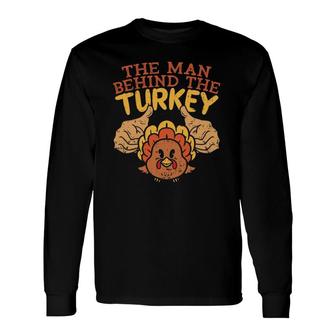 Man Behind Turkey Thanksgiving Pregnancy Couple Dad Long Sleeve T-Shirt T-Shirt | Mazezy