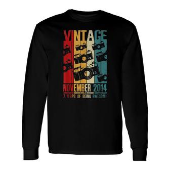 November 2014 7 Year Old 2014 Birthday Retro Vintage Long Sleeve T-Shirt T-Shirt | Mazezy