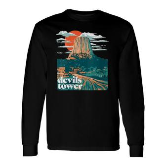 Retro Devils Tower Monument Vintage Graphic V-Neck Long Sleeve T-Shirt T-Shirt | Mazezy