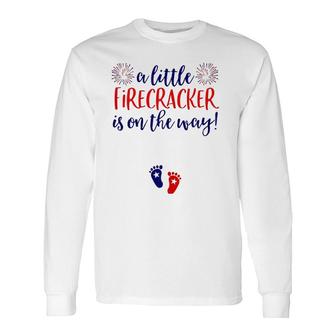 4Th Of July Pregnancy Announcement Couples Baby Reveal Long Sleeve T-Shirt T-Shirt | Mazezy
