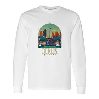 World Traveler In Berlin Germany Long Sleeve T-Shirt T-Shirt | Mazezy