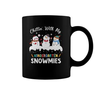 Chillin' With My Kindergarten Snowmies Teacher Christmas Coffee Mug | Mazezy