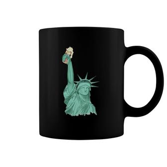 Statue Of Liberty Holding A Beer 4Th Of July Drinking Coffee Mug | Mazezy