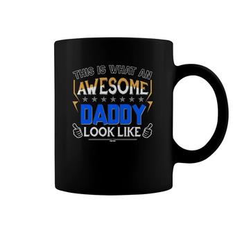 This Is What An Awesome Daddy Dad Father Looks Like Thumbs Up For Father's Day Coffee Mug | Mazezy
