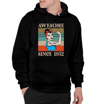 Funny Vintage 1952 Birthday Gift For Women 70Th Birthday Hoodie | Mazezy