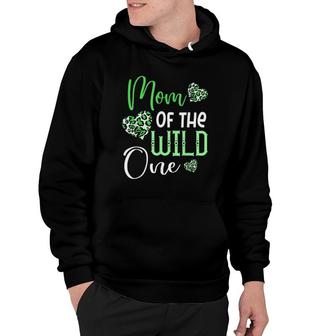 Mom Of The Wild One First St Patrick's Day Leopard Heart Mom Hoodie | Mazezy