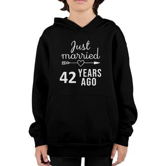 42Nd Marriage Anniversary Gifts Just Married 42 Years Ago Youth Hoodie | Mazezy
