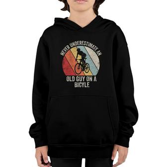 Retro Never Underestimate An Old Guy On A Bicycle Cycling Youth Hoodie | Mazezy