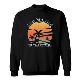 19Th Wedding Anniversary Cruise Just Married 19 Years Gift Sweatshirt | Mazezy