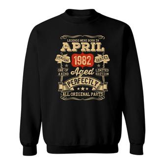 40 Year Old 40Th Birthday Gifts Vintage April 1982 Sweatshirt - Seseable