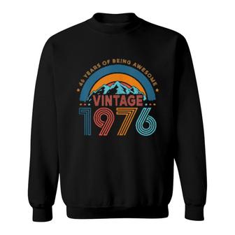 46 Years Old Retro 80S Style 46Th Birthday Born In 1976  Sweatshirt