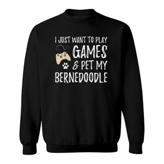 Bernedoodle Gamer Funny Dog Mom Gift Idea Sweatshirt | Mazezy