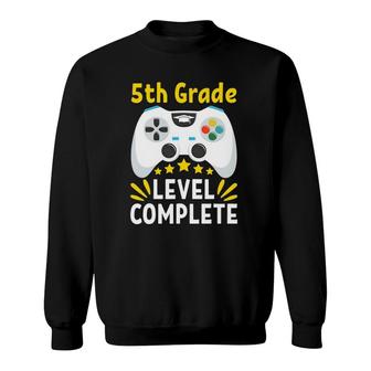 Funny I 5Th Grade Level Complete I 2021 Graduation I Gaming Sweatshirt | Mazezy DE