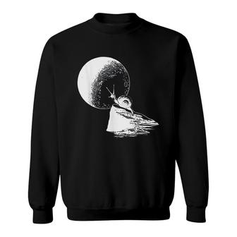 Howling Moon Snail Sweatshirt | Mazezy