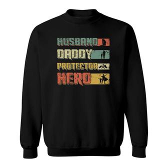 Husband Daddy Protector Hero Retro Vintage Father's Day Sweatshirt | Mazezy DE