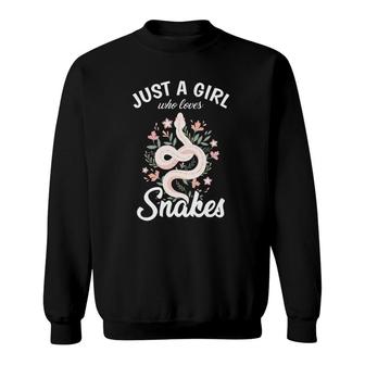 Just A Girl Who Loves Snakes Snake Mom Snake Lovers Sweatshirt | Mazezy