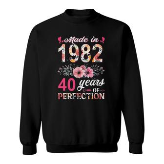 Made In 1982 Floral 40 Years Old 40Th Birthday Gifts Women Sweatshirt | Mazezy