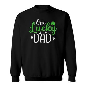 One Lucky Dad , St Patrick's Day Funny Daddy Gifts Sweatshirt | Mazezy