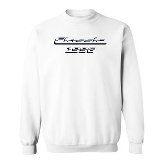Gift For 25 Years Old Vintage Classic Car 1996 25Th Birthday Sweatshirt | Mazezy