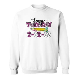 Happy Twosday 2022 Leopard Women Teacher 2Nd Grade Kid Sweatshirt | Mazezy