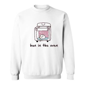 Maternity Bun In The Oven Funny Announcement Sweatshirt - Thegiftio UK