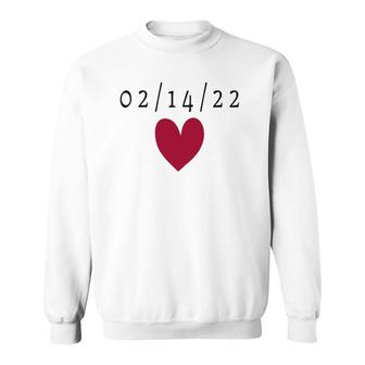 Minimalistic Girls Valentine's Day Love Heart And Date Kids Sweatshirt | Mazezy