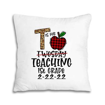 Leopard Teaching 1St Grade On Twosday Funny Teacher Women Pillow | Mazezy