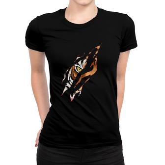Fearless Tiger Eye Claw Silhouette Lunar Year 2022 Ver2 Women T-shirt | Mazezy