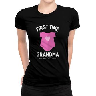 First Time Grandma For A Future Or Recent Grandmother 2021 Ver2 Women T-shirt | Mazezy