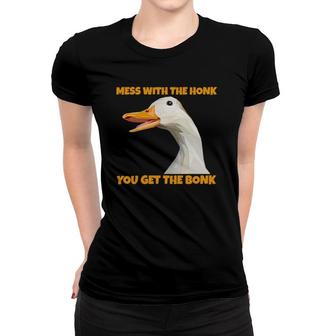Funny Goose Lover Gift Honk Goose Easily Distracted By Ducks Women T-shirt | Mazezy