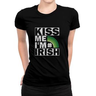 St Patricks Day Lucky Kiss Me I Am Irish Women T-shirt | Mazezy