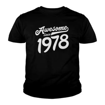43Rd Birthday Gift Ideas For Dad Mom 43 Years Old Men Women Youth T-shirt | Mazezy