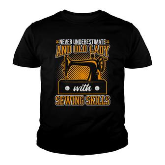 An Old Lady With Sewing Skills Youth T-shirt - Thegiftio UK