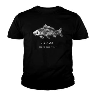 Carp Diem, Sieze The Fish Funny Carpe Diem Fishing Youth T-shirt | Mazezy UK