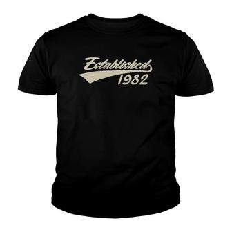 Established 1982 40 Years Old Bday 40Th Birthday Men Women Youth T-shirt | Mazezy