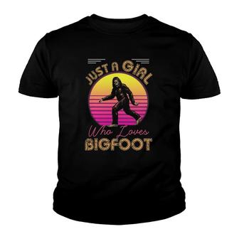 Just A Girl Who Loves Bigfoot Or Sasquatch Girls Women Moms Youth T-shirt | Mazezy