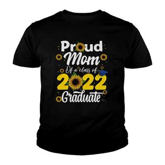 Proud Mom Of A Class Of 2022 Graduate Graduation Men Women Youth T-shirt | Mazezy