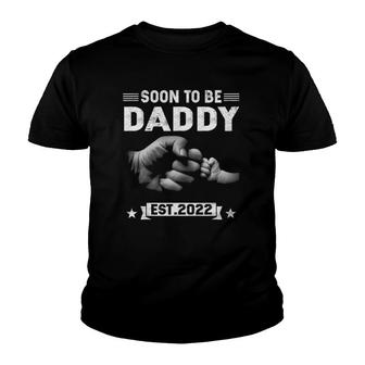 Soon To Be Daddy Est 2022 Retro Father's Day New Dad Youth T-shirt | Mazezy