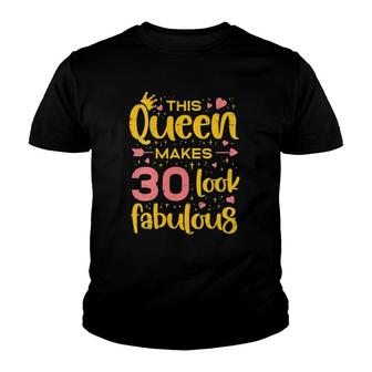Womens Queen Makes 30 Fabulous 1992 Happy 30Th Birthday Gift Women Youth T-shirt | Mazezy