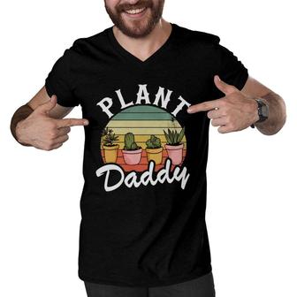 Funny Gardener Dad Plant Expert Plant Daddy Men V-Neck Tshirt | Mazezy