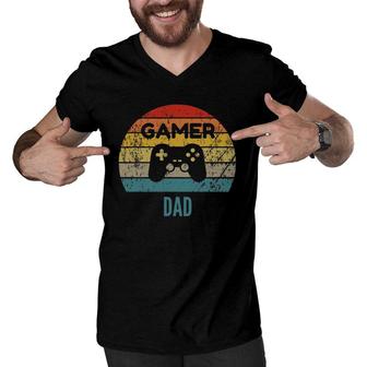 Gamer Dad Vintage 60S 70S Console Controller Graphic Men V-Neck Tshirt | Mazezy